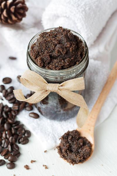 Coffee spiced body scrub: Low waste, eco-friendly Christmas gift ideas